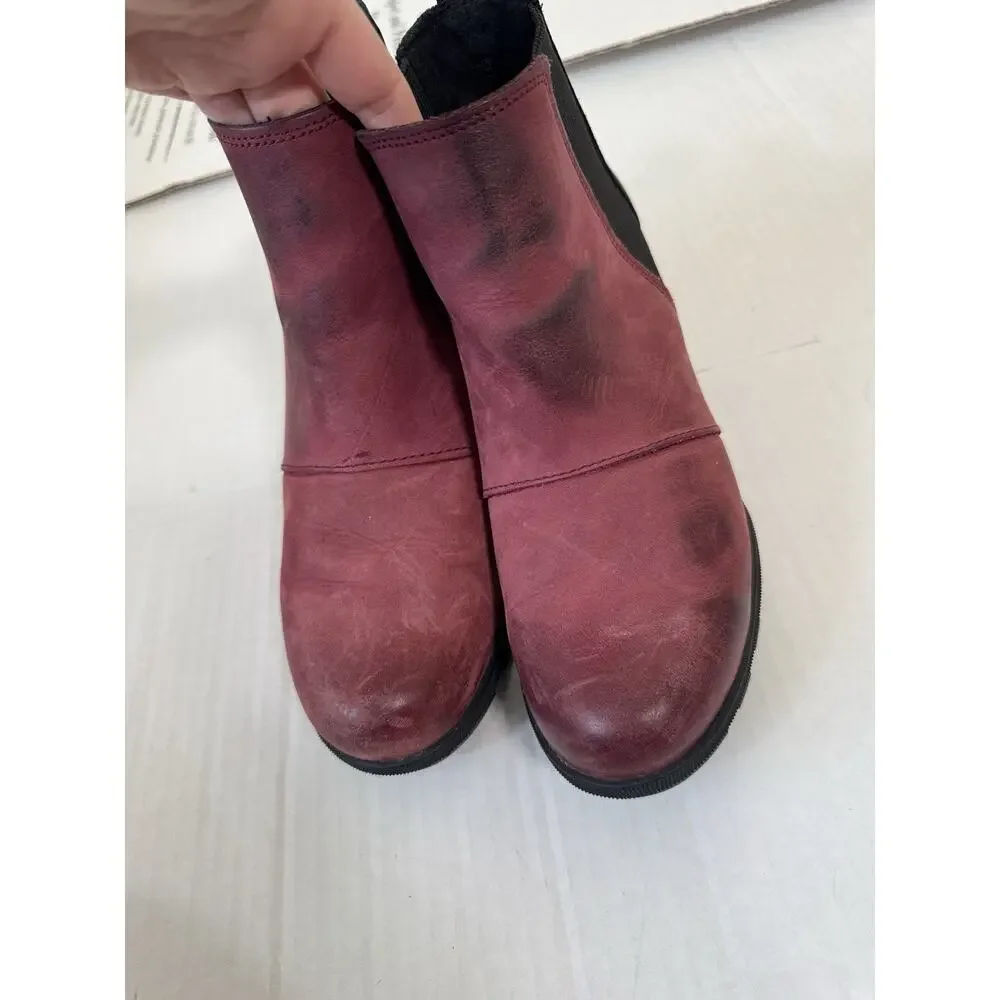 SOREL Leather Wedge Bootie Women 7.5 Red Black Hidden Heeled Joan of Arctic Boot